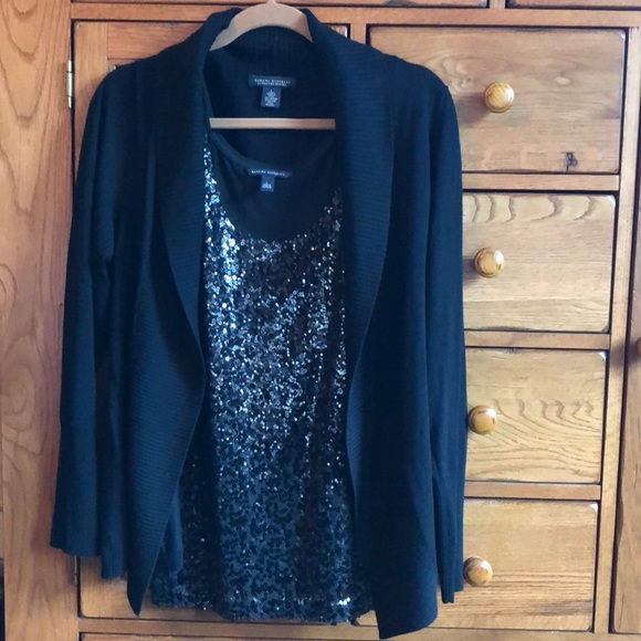 Banana Republic Tops - HOLIDAYS ARE COMING Banana Republic Twinset